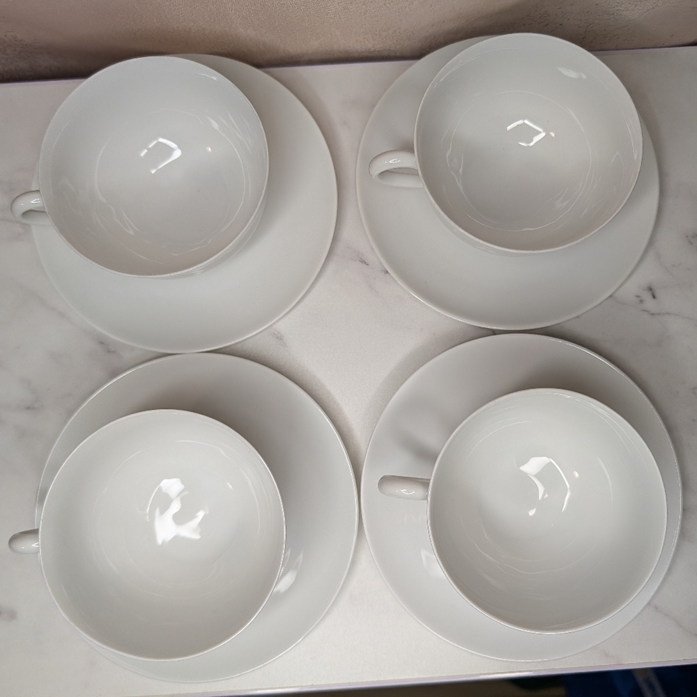 Set of 4 Vintage Limoges France White Porcelain Teacups & Saucers - Picture 2 of 3